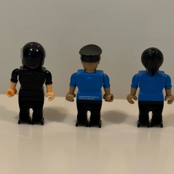 Make-It Blocks Twelve Mini Figs - Picture 7 of 13